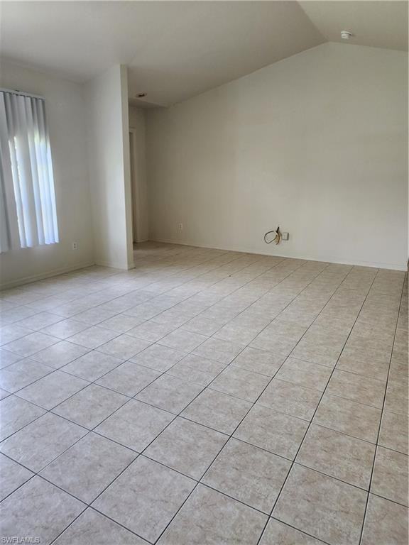 554 Empire Avenue South - Photo 4 of 13