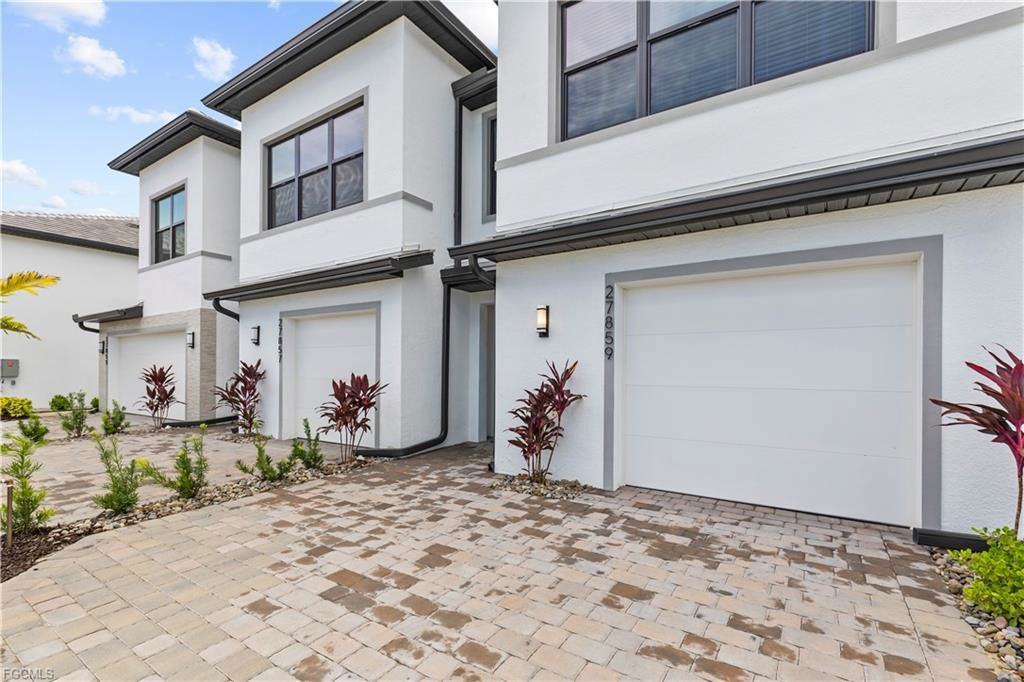 27859 Solis Grande Dr - Photo 2 of 8