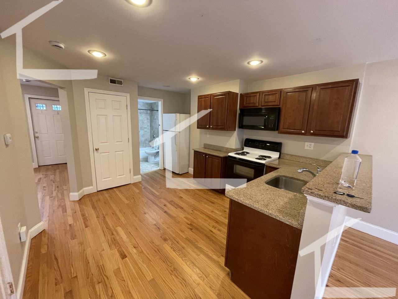 13 Pompeii St #3 - Photo 4 of 11