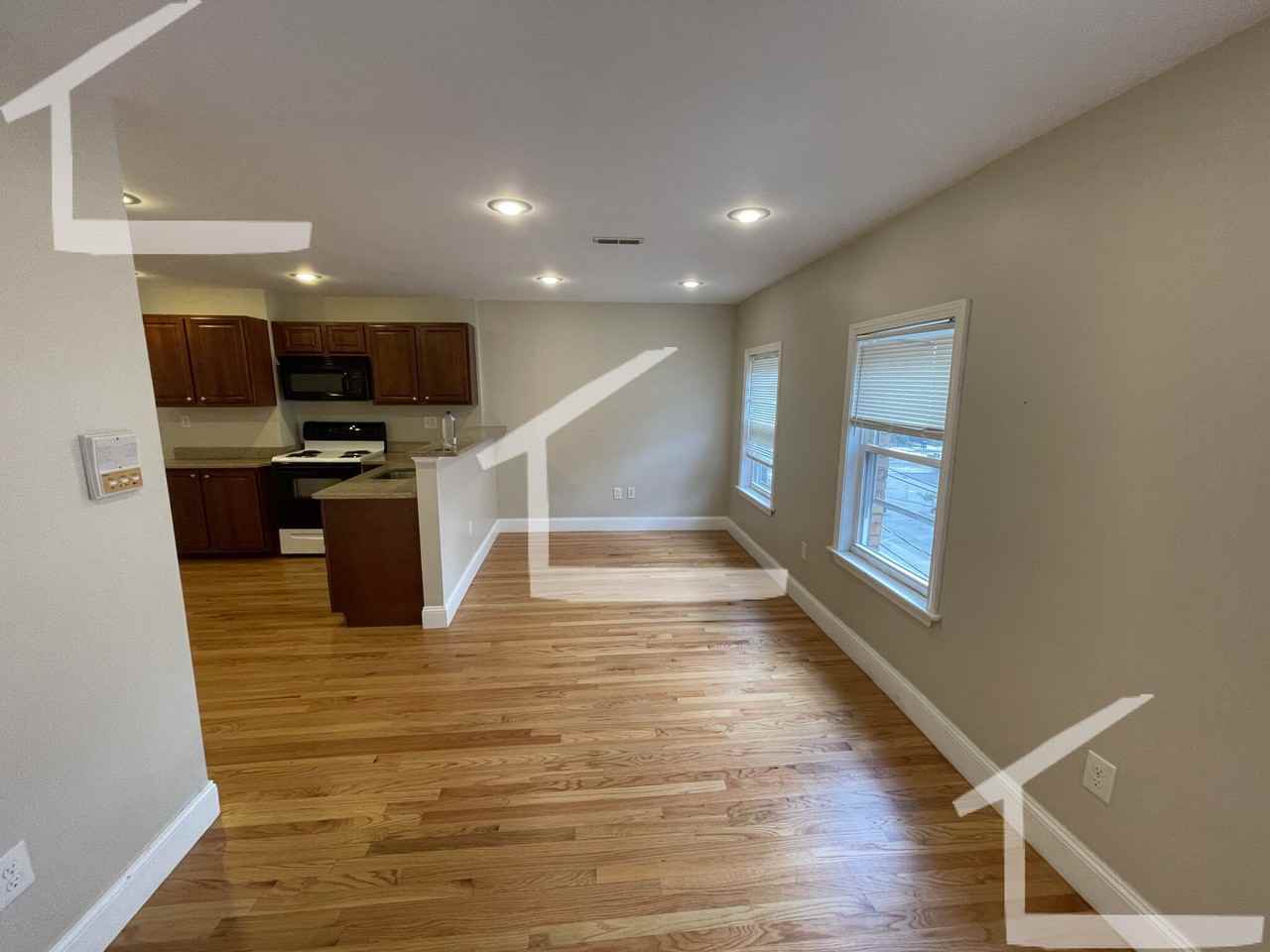 13 Pompeii St #3 - Photo 6 of 11