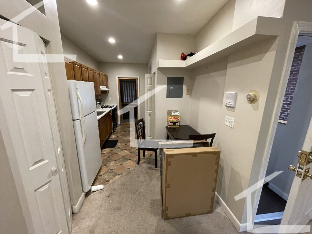 18 Pompeii St #3 - Photo 2 of 9