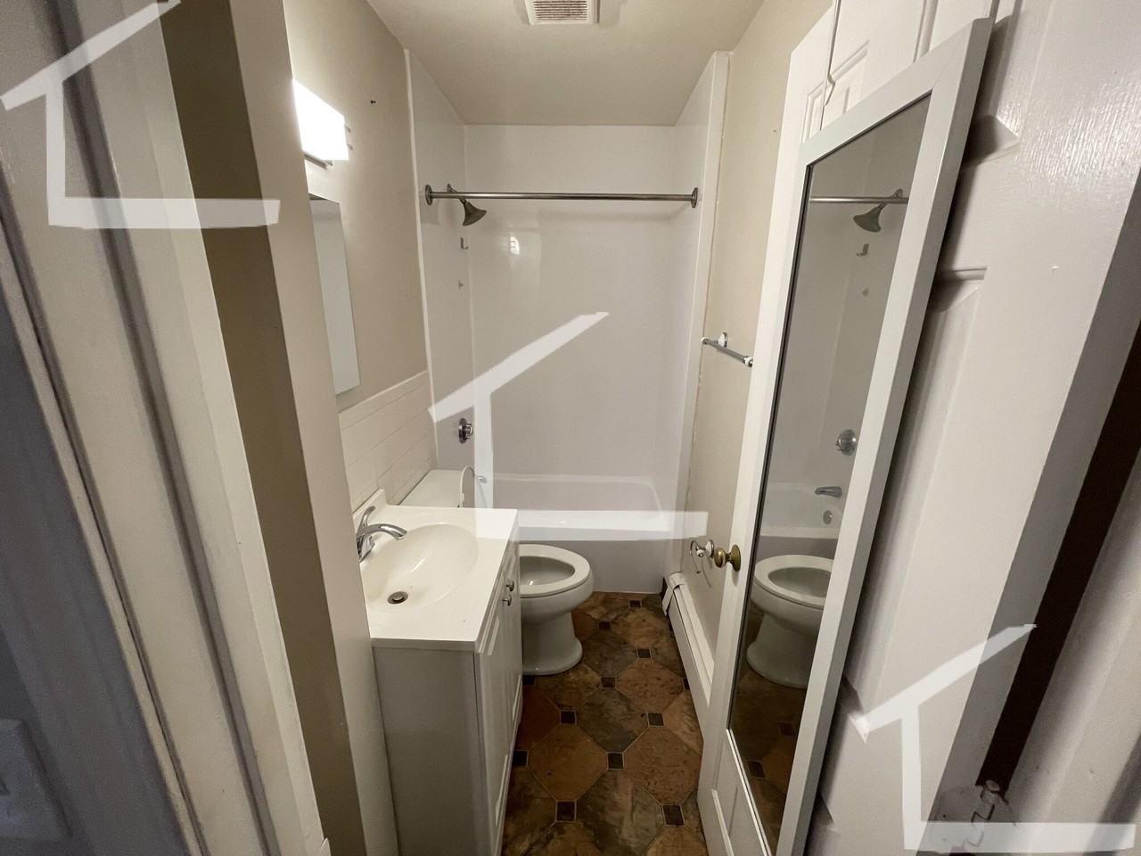 18 Pompeii St #3 - Photo 3 of 9