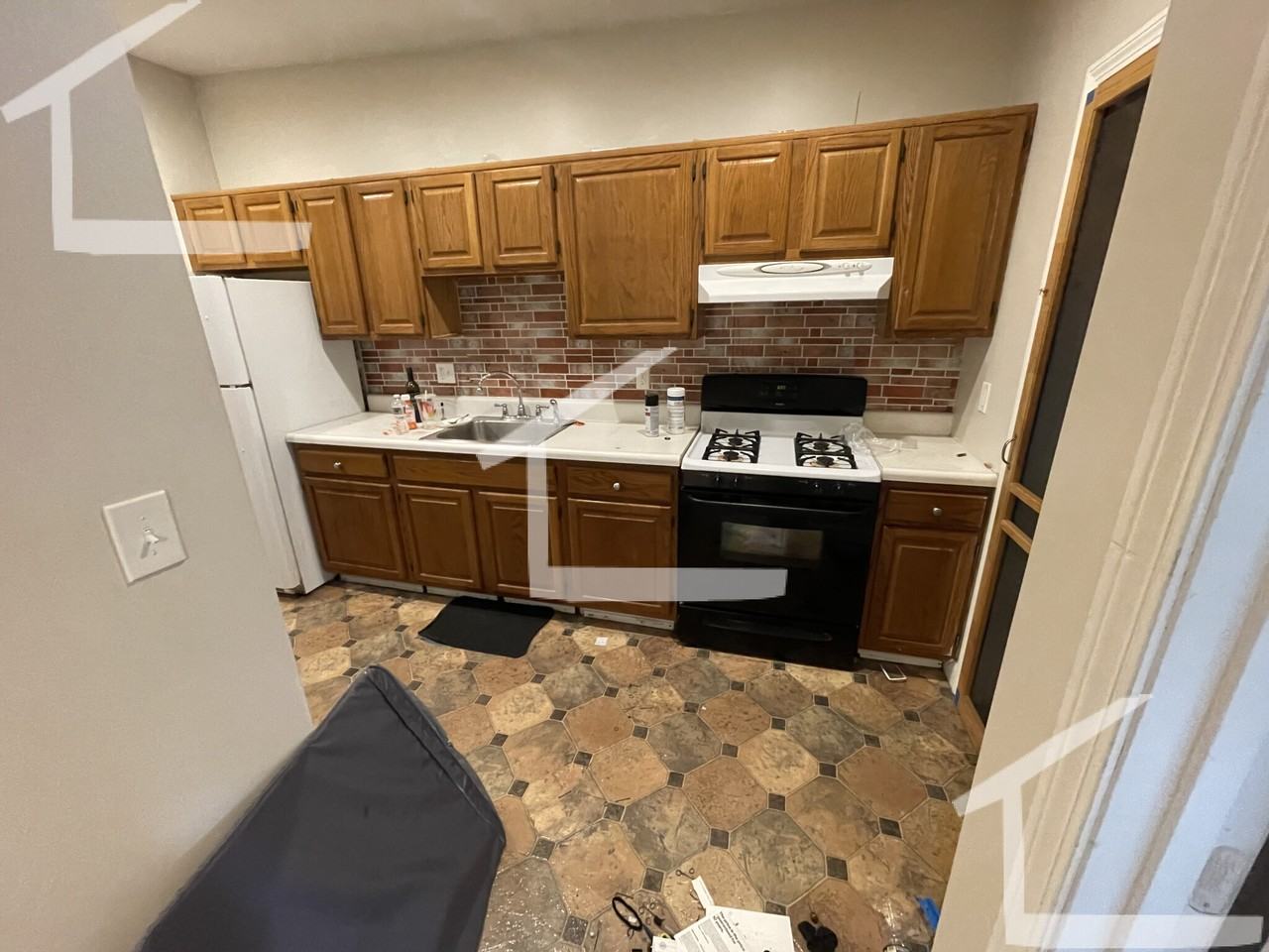 18 Pompeii St #3 - Photo 6 of 9