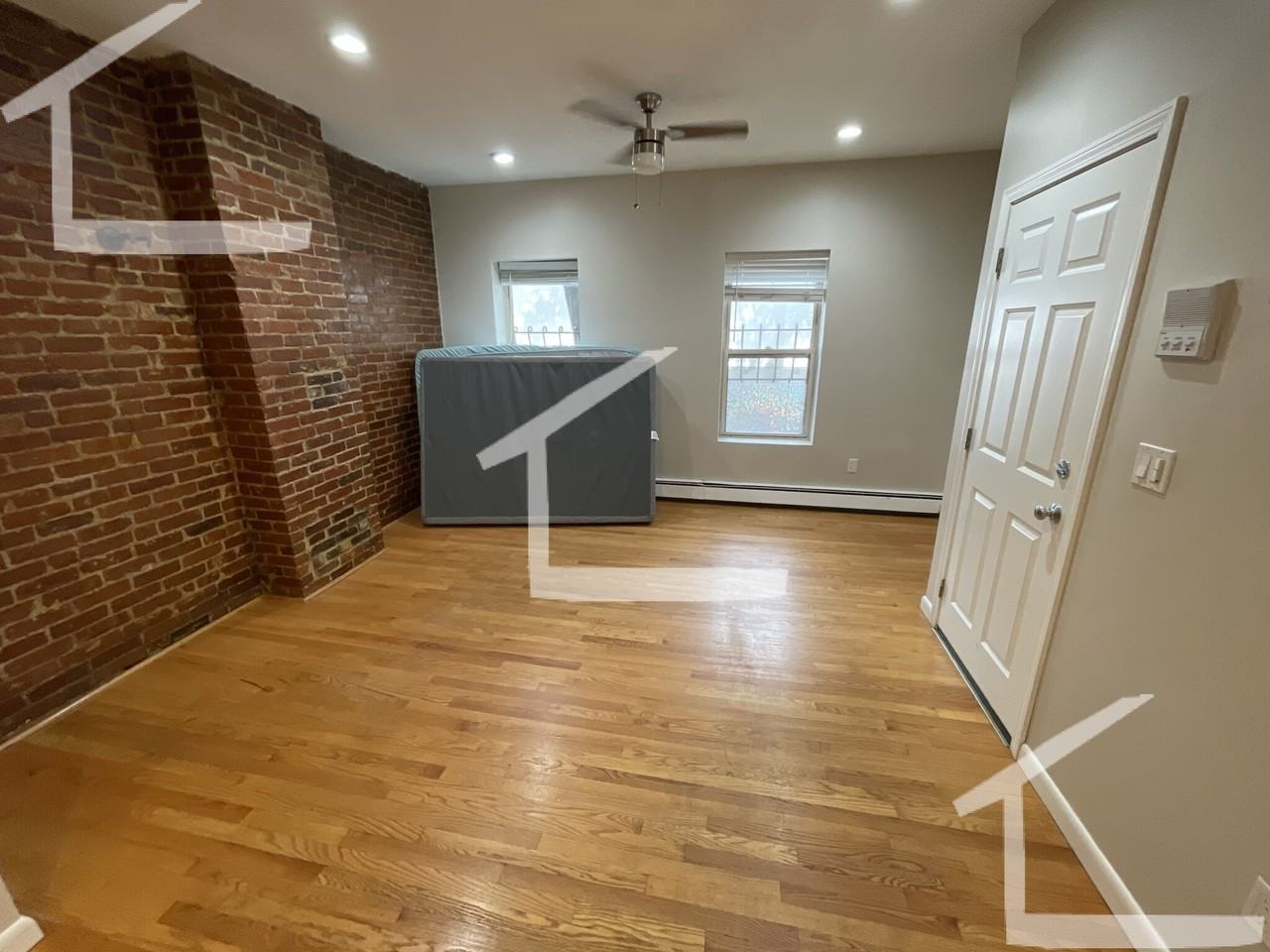 24 Pompeii St #1 - Photo 4 of 19