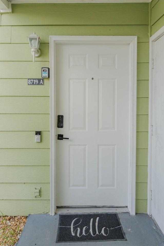 8719 Rockingham Ter #A - Photo 3 of 34