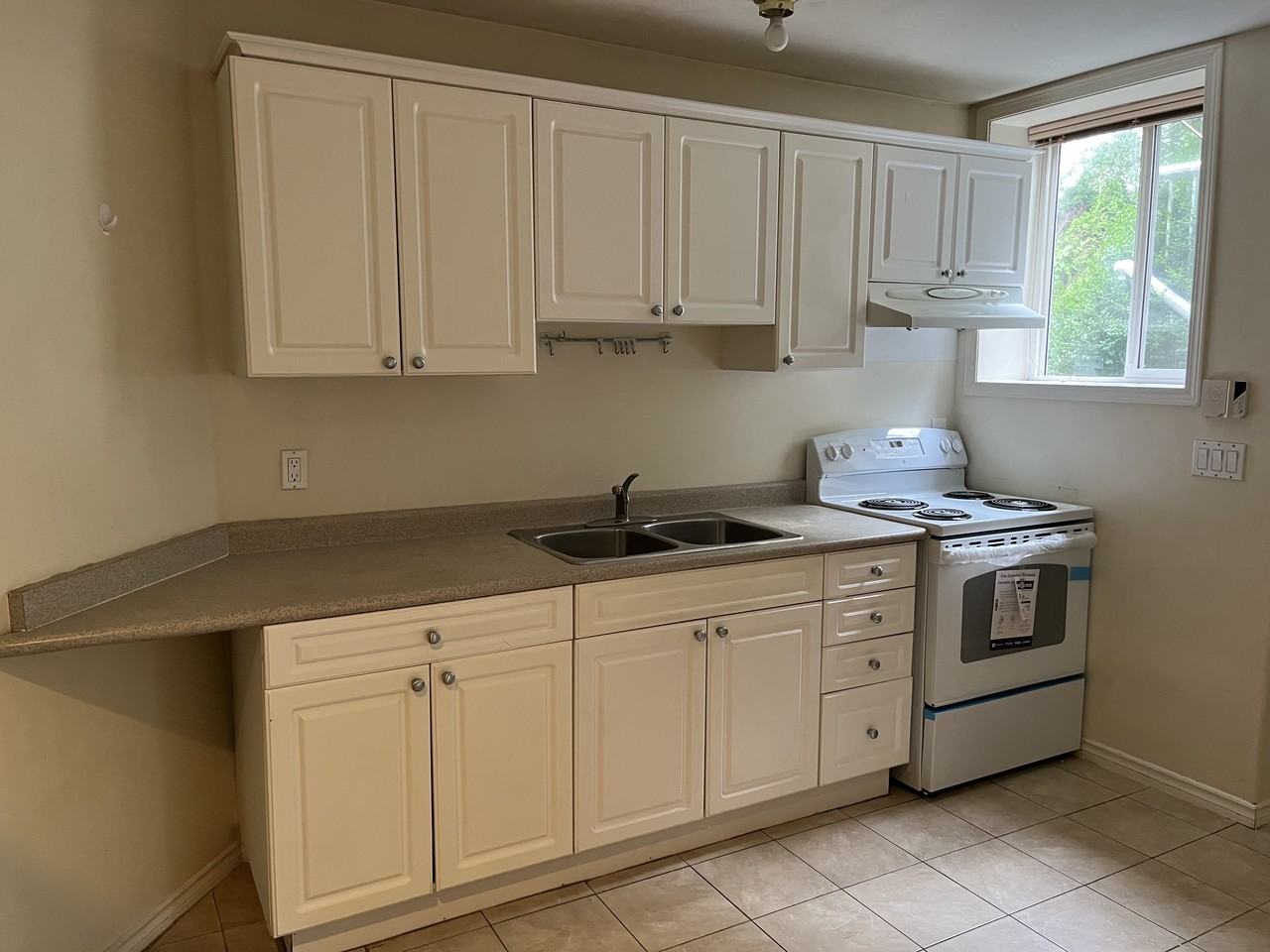 7008 Fielding Court - Photo 3 of 22