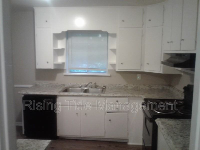 724 Lisa Ln - Photo 2 of 22