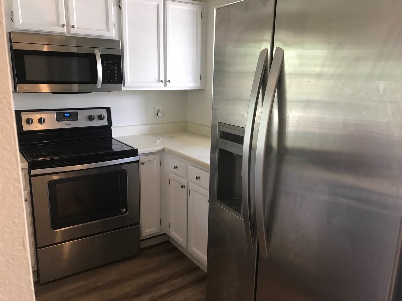 1030 Mercury Dr - Photo 3 of 7