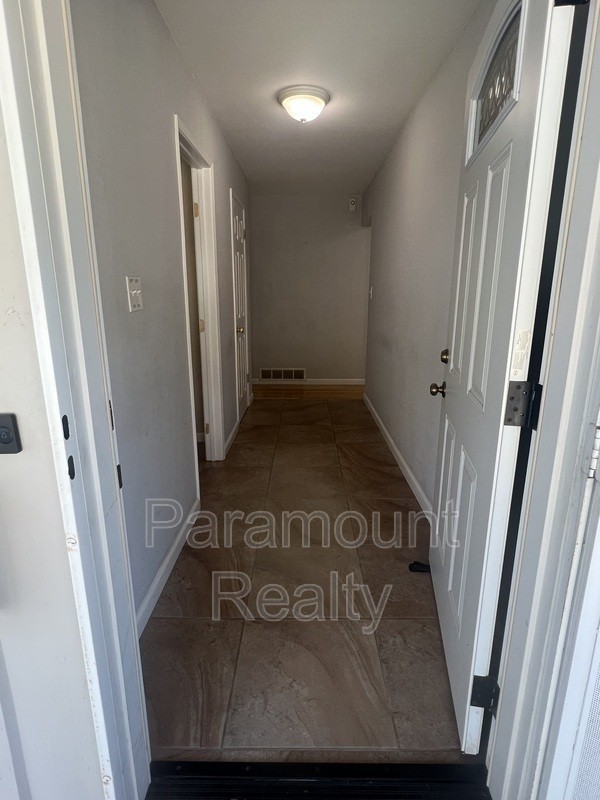 30407 Treeview St - Photo 6 of 37