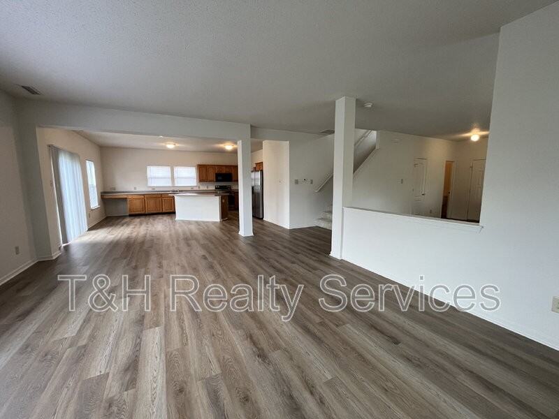 6146 Big Stone Dr - Photo 6 of 27