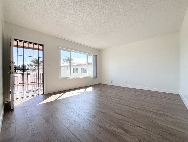 820 Oakwood Street #3 - Photo 2 of 22