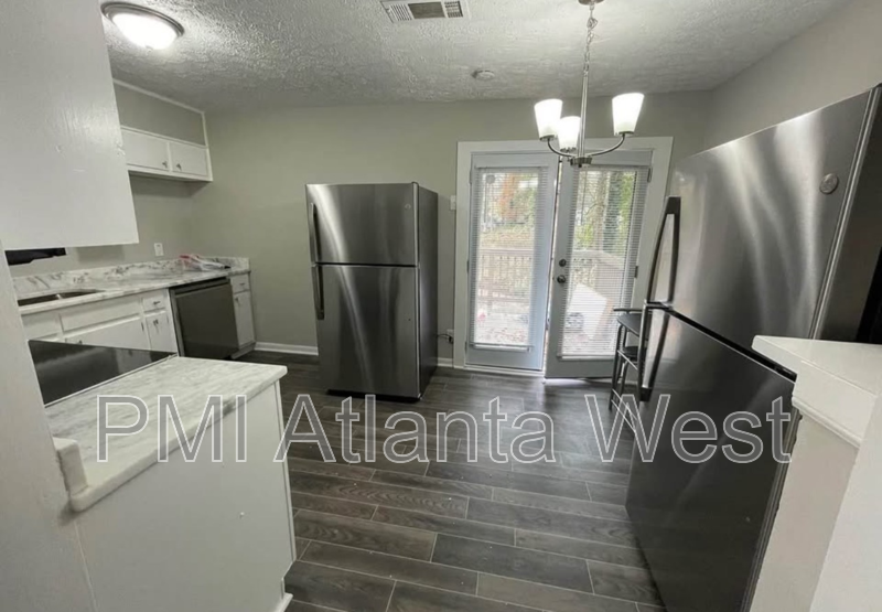 8421 Stonewall Jackson Dr - Photo 3 of 11