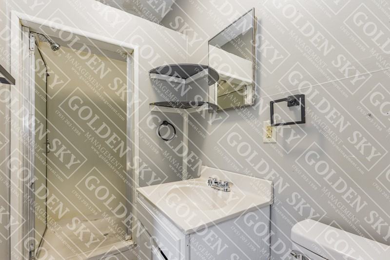 817 W Main St #C - Photo 4 of 7