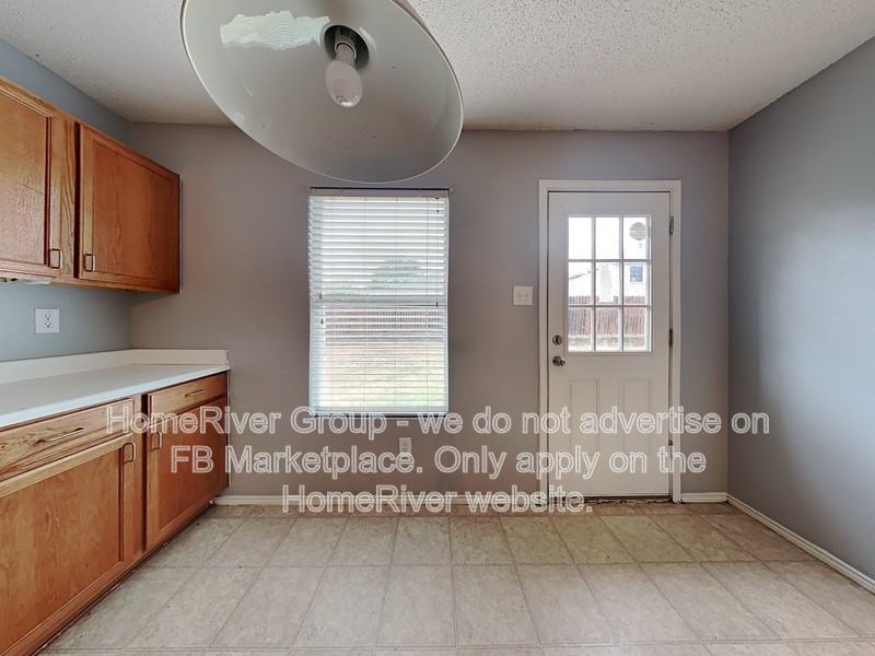 601 Pickwick Lane - Photo 7 of 23