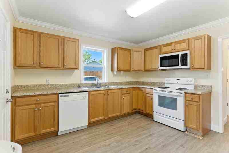2506 Cecelia Ave #2506 - Photo 4 of 11