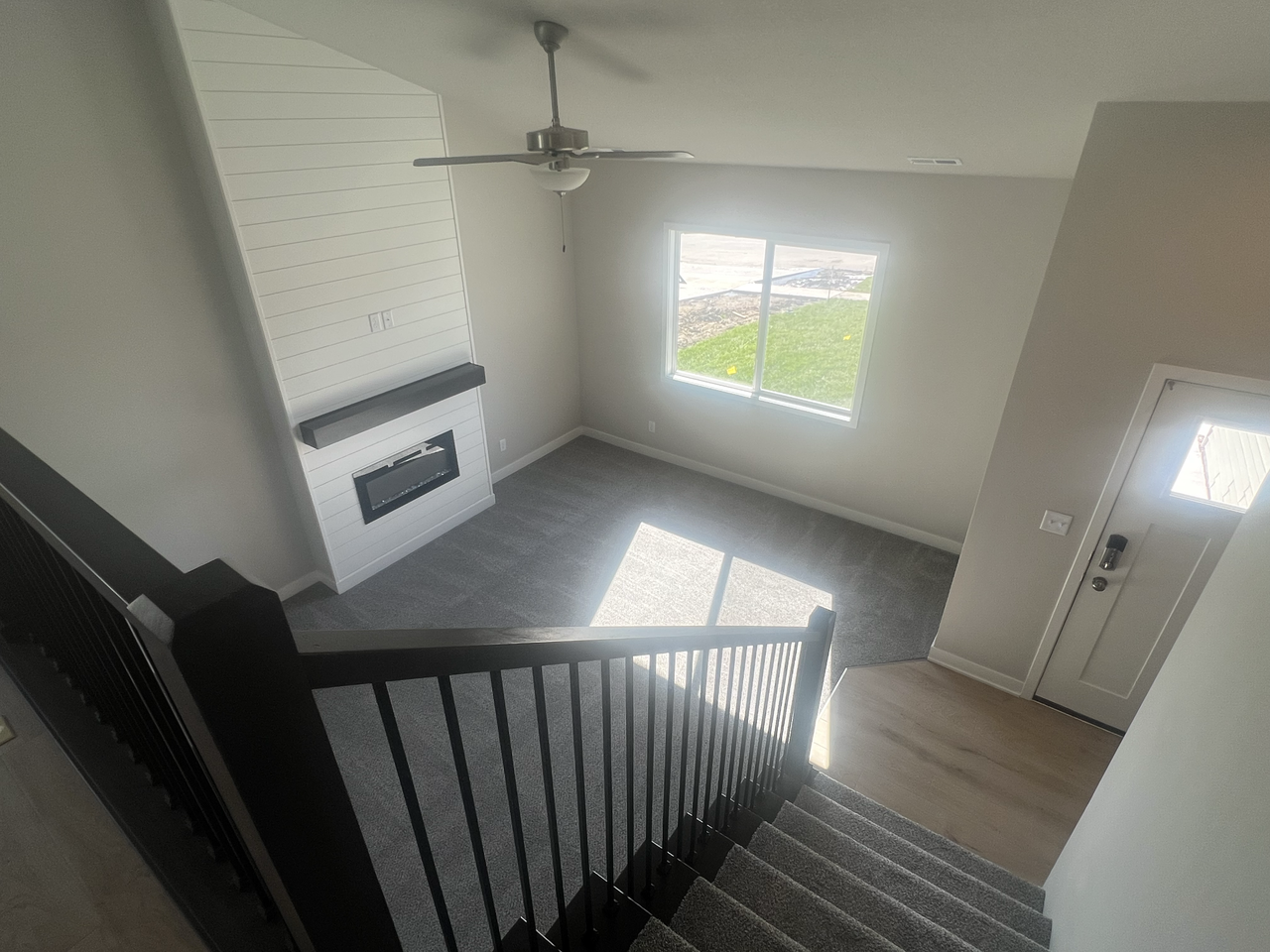 437 Napoli Ave - Photo 3 of 31