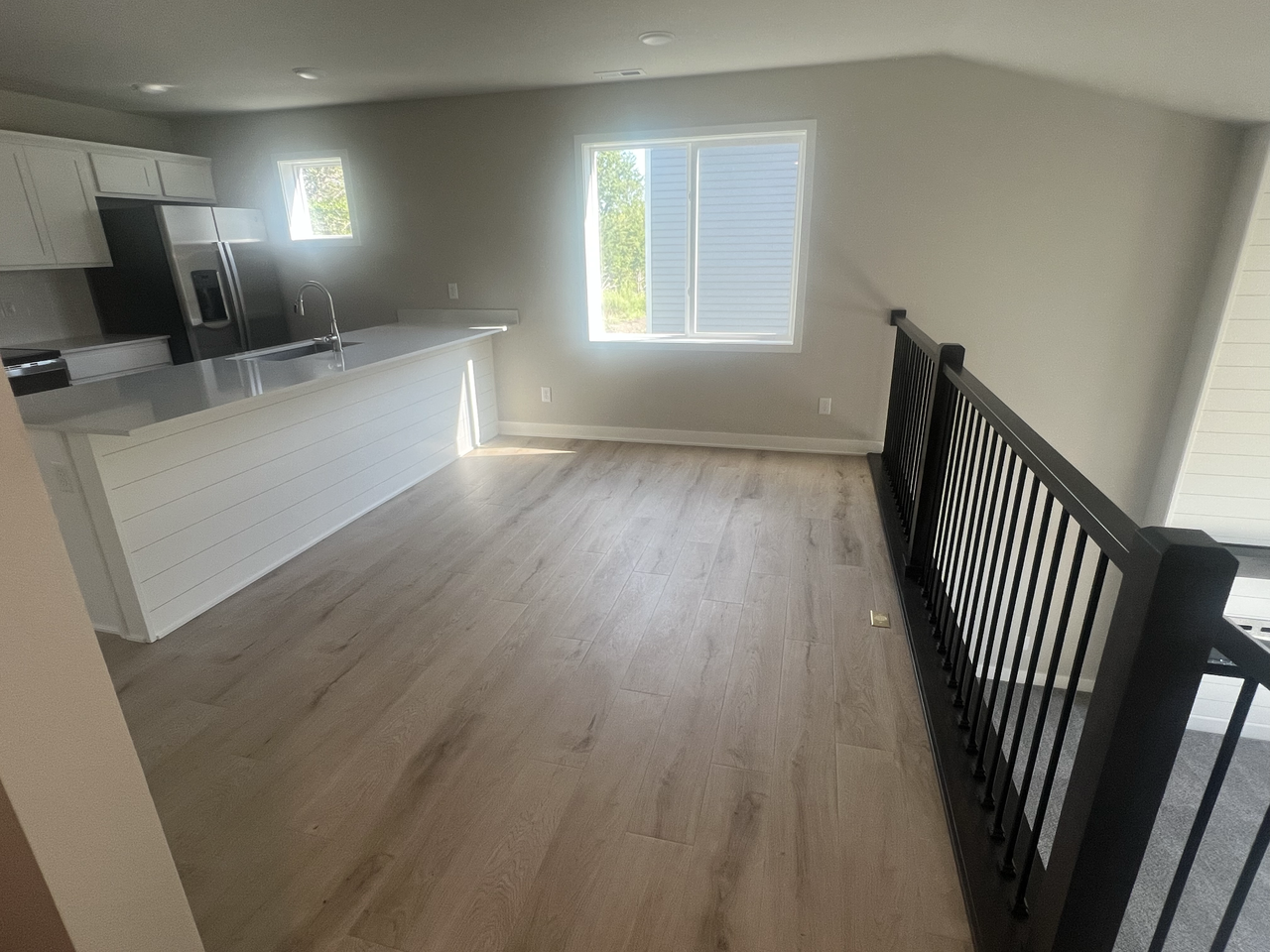 437 Napoli Ave - Photo 5 of 31