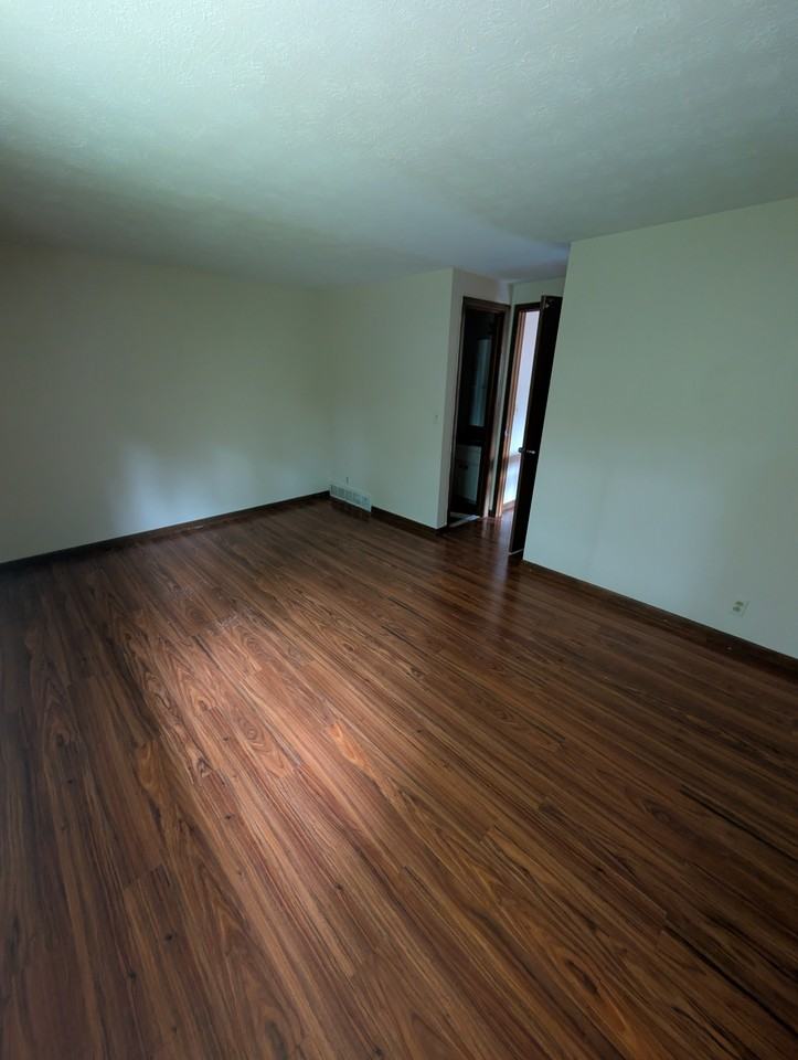 1387 Belvoir Mews - Photo 2 of 10