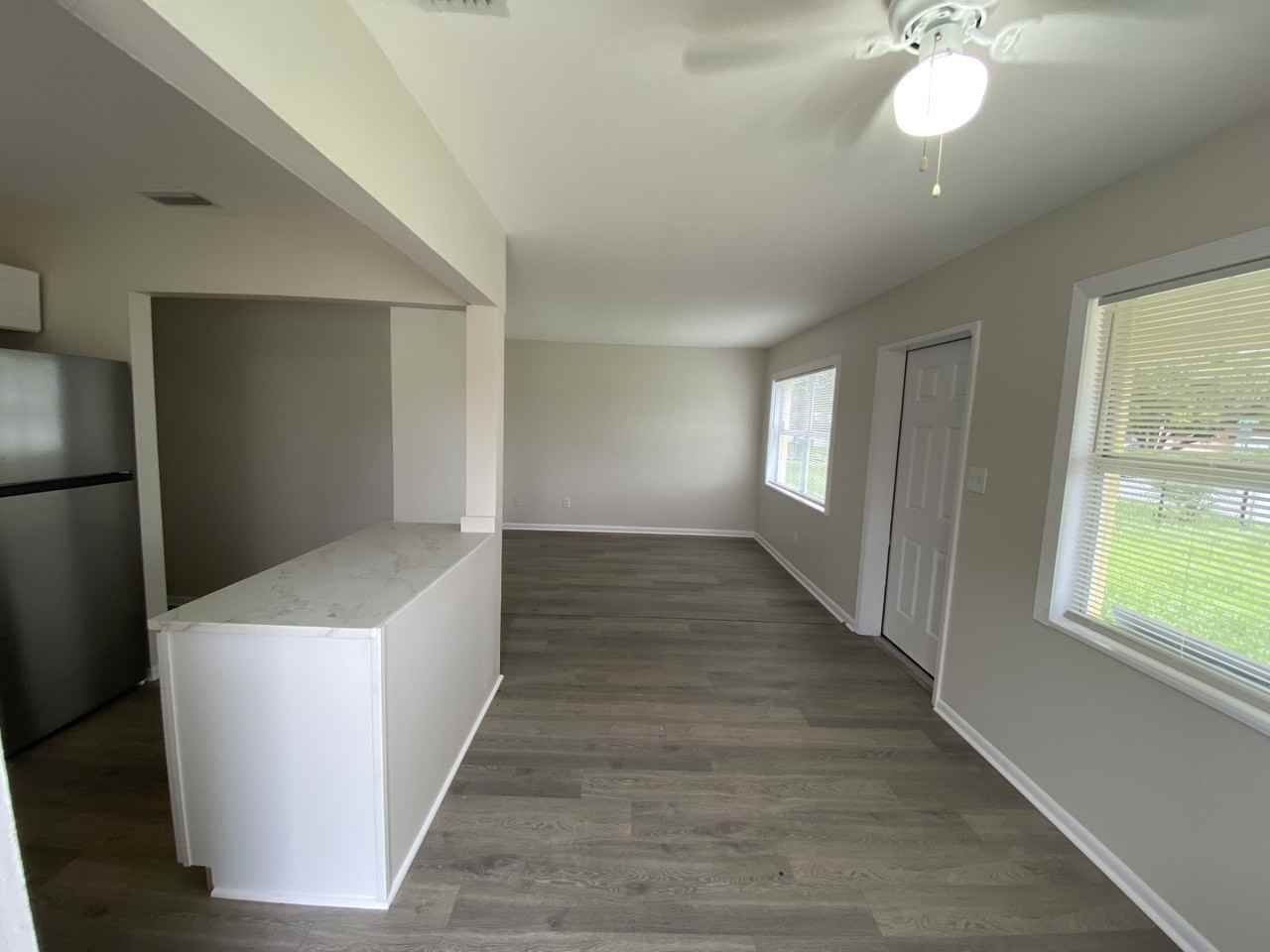 10202 N 27th St - Photo 3 of 31