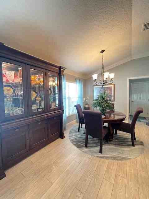 1069 Becker Avenue - Photo 5 of 19