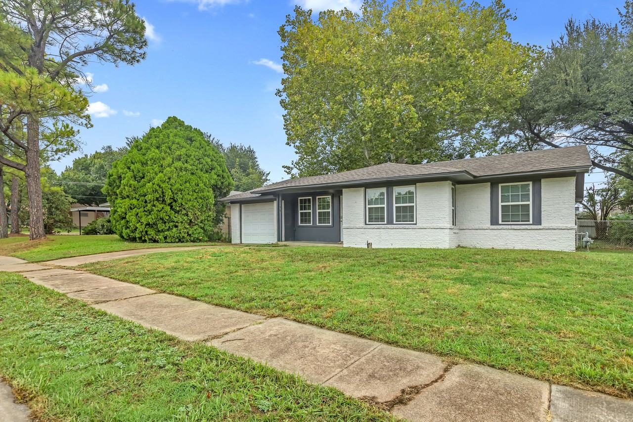 2138 Balla Way Ct - Photo 2 of 24