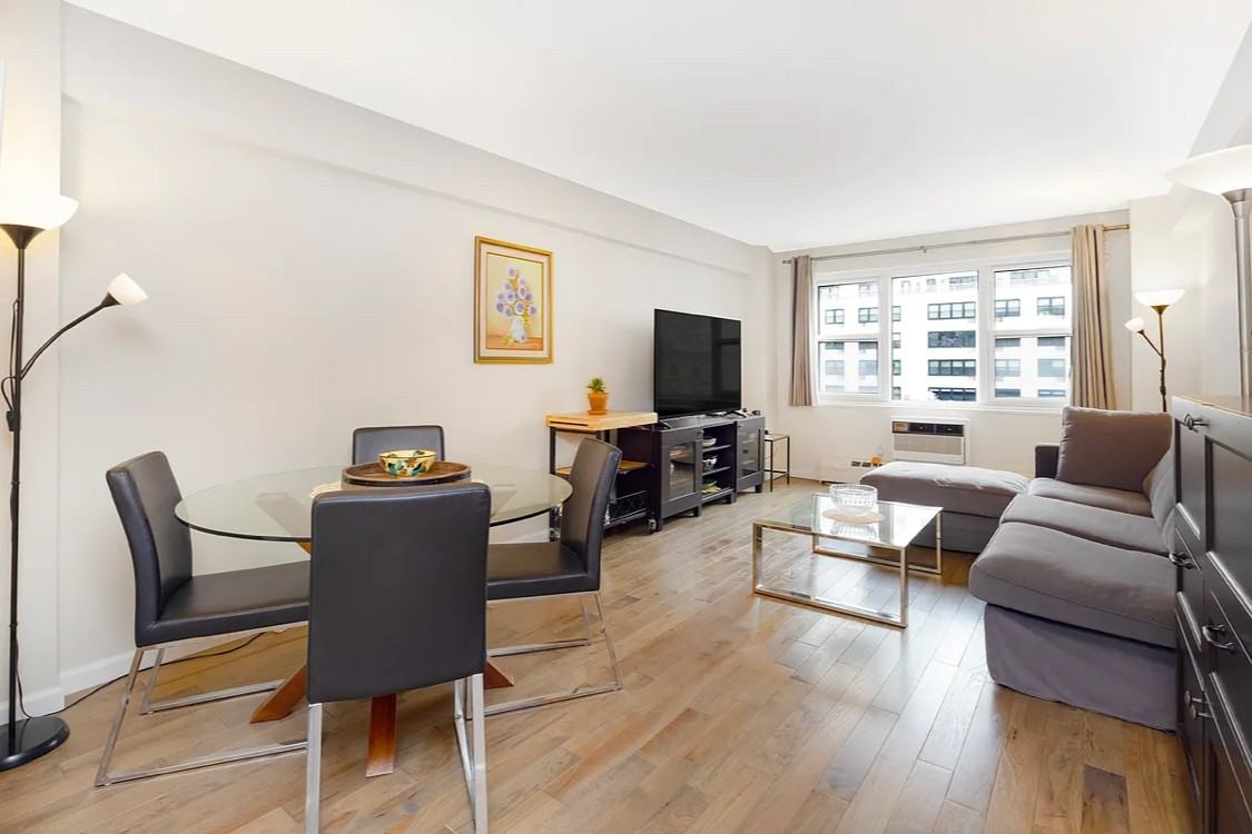315 E 69Th St - Photo 2 of 11