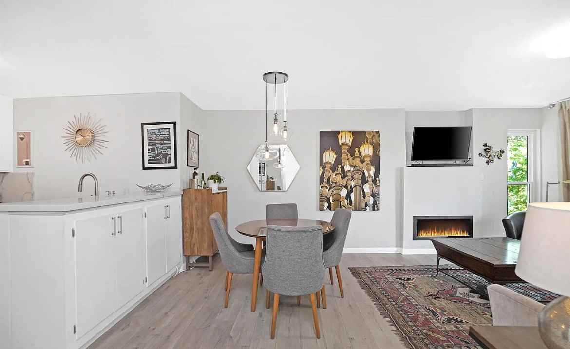 377 Palm Ave - Photo 2 of 14