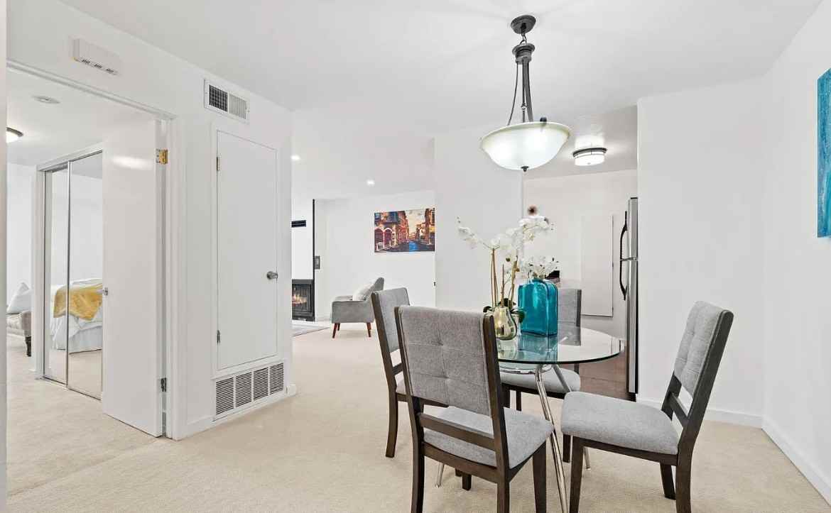 688 Mariners Island Blvd - Photo 2 of 12