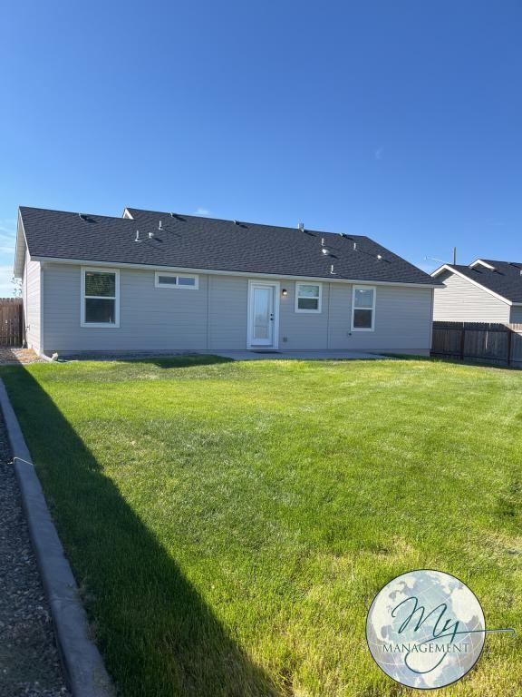 1429 Golden Eagle St - Photo 3 of 20