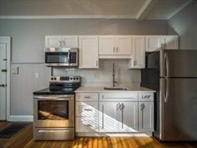 513 E Broadway #1F - Photo 1 of 1