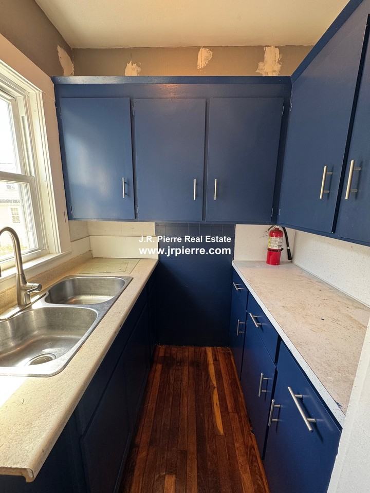 12 Etna Pl #2 - Photo 2 of 12