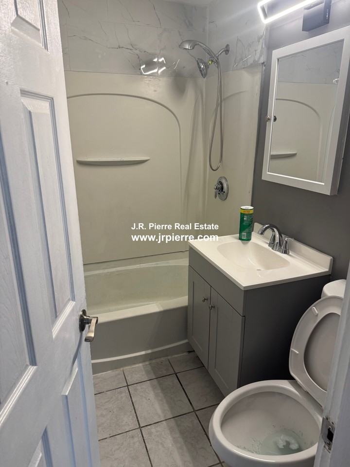12 Etna Pl #2 - Photo 4 of 12