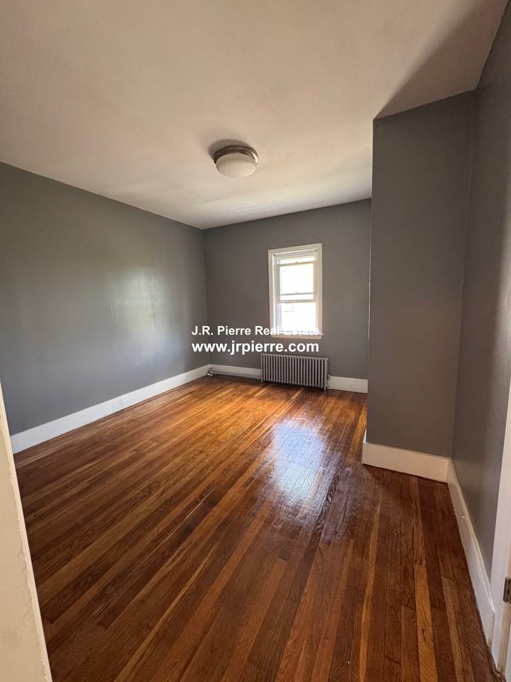 12 Etna Pl #2 - Photo 5 of 12
