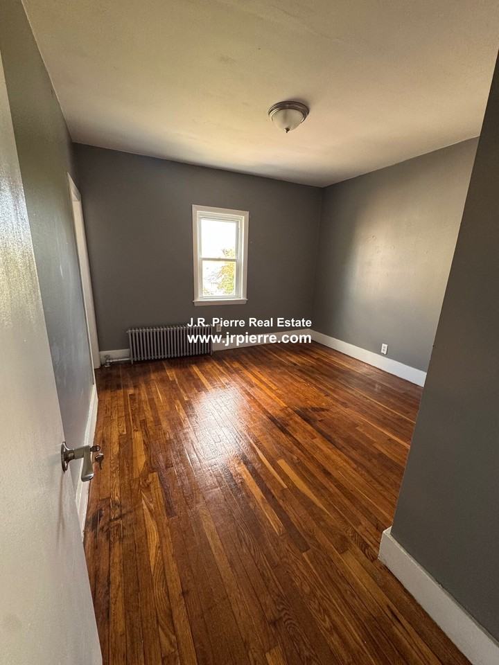 12 Etna Pl #2 - Photo 7 of 12