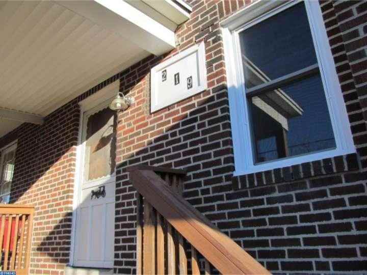 219 Laurel Rd - Photo 2 of 13