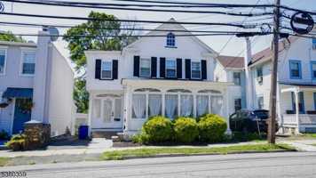 featured image of 307 Monroe St #2