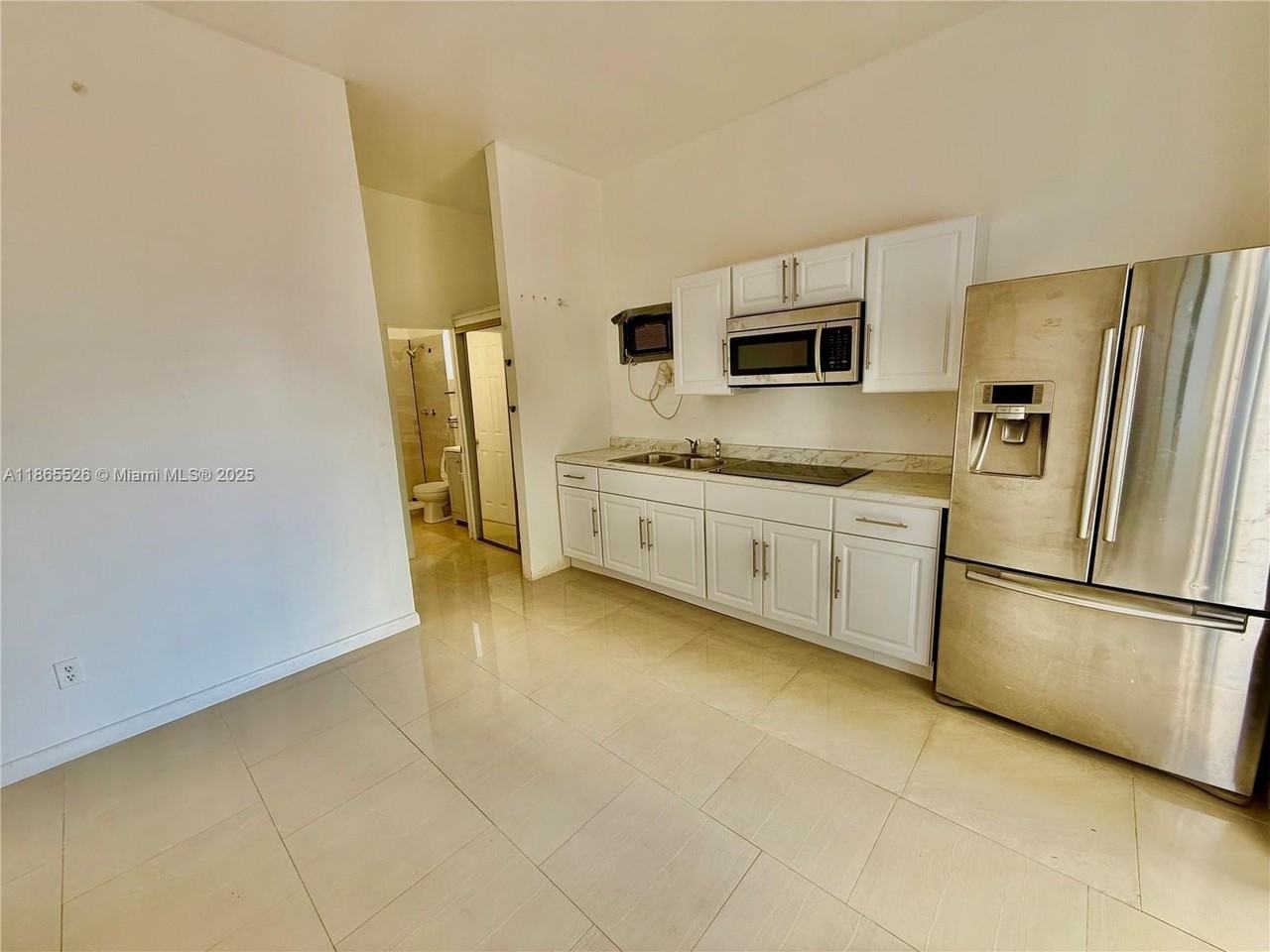 2516 Cleveland St #B - Photo 4 of 20