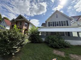 featured image of 2528 Boulevard Avenue #1