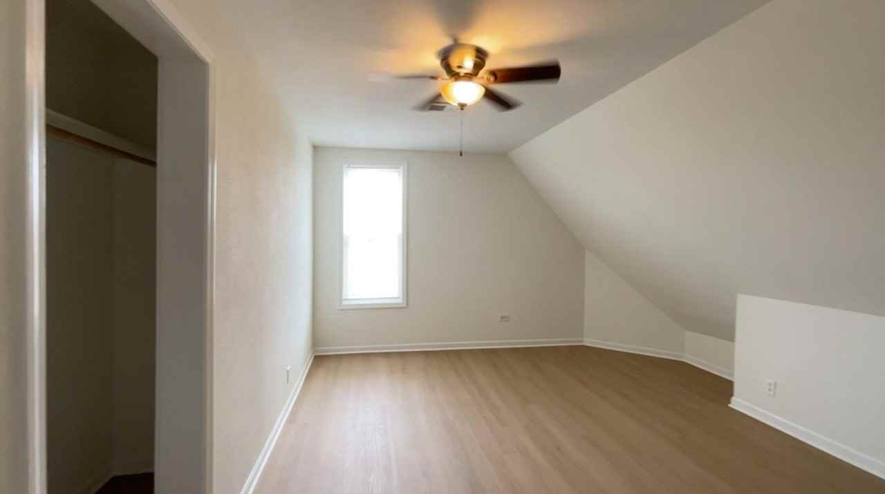 953 N 17th St - Photo 3 of 18