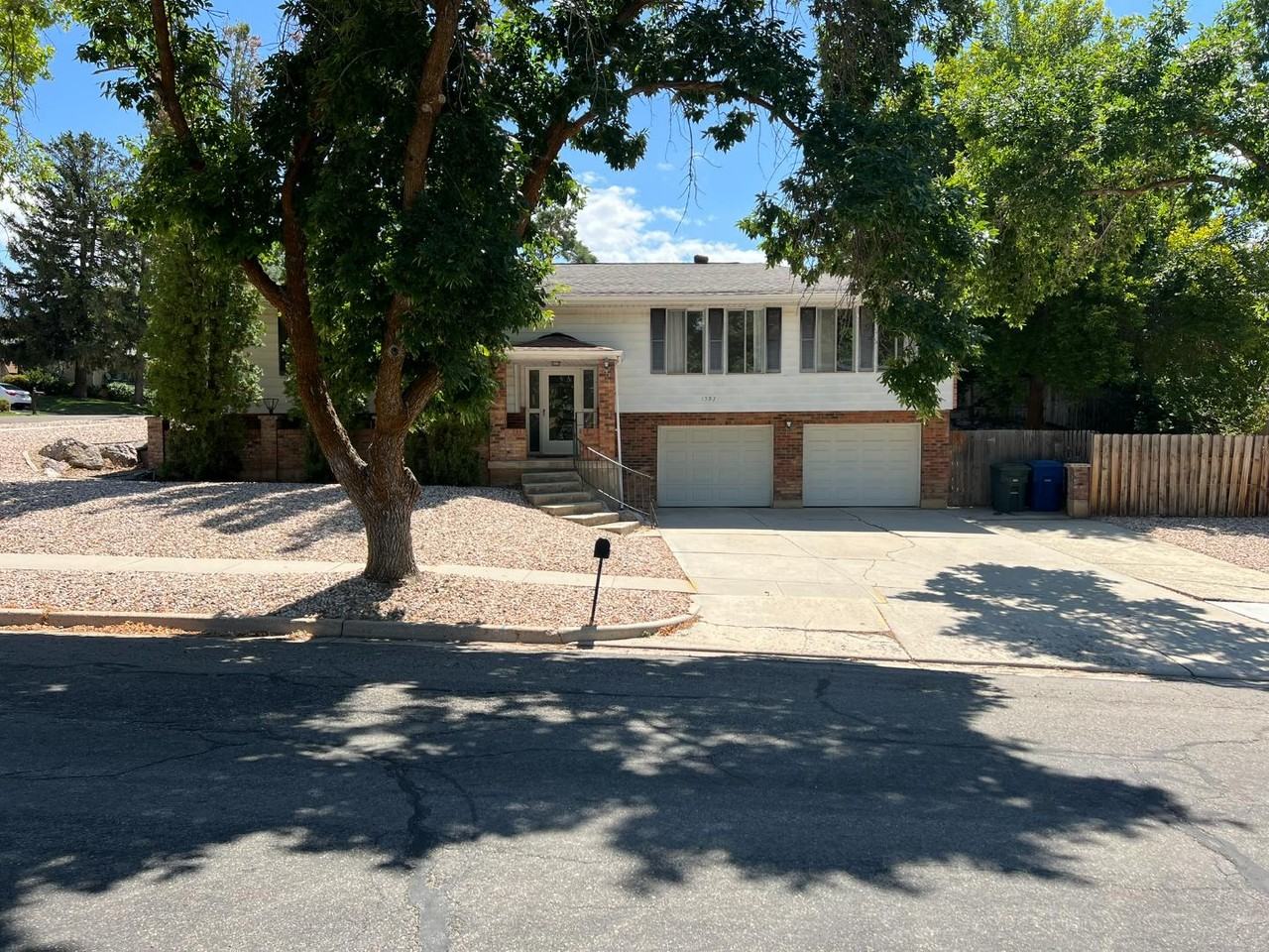 1597 Navajo Dr - Photo 6 of 20