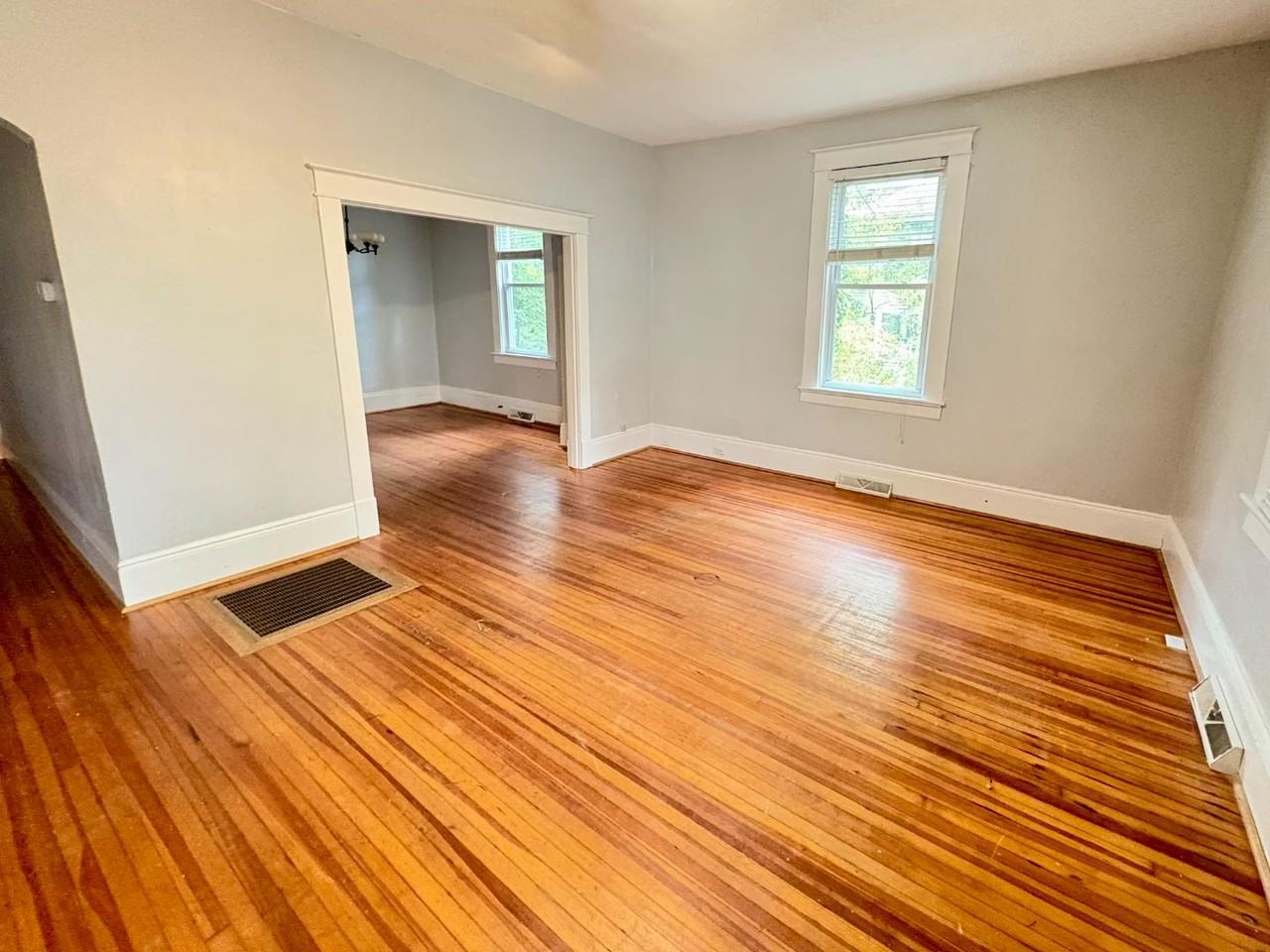 1331 Ruffner Place - Photo 4 of 12