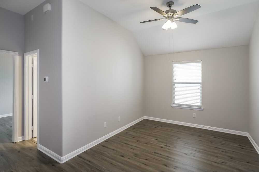 817 Partridge Dr - Photo 3 of 16