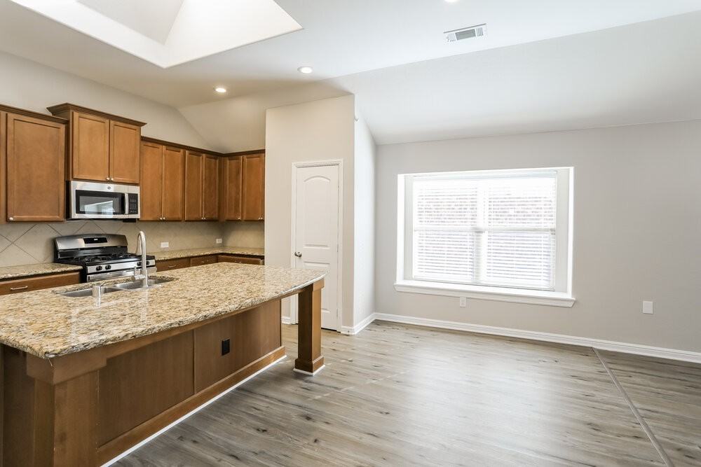 817 Partridge Dr - Photo 4 of 16