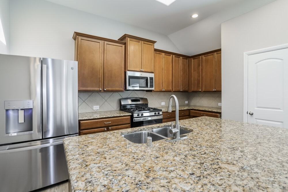 817 Partridge Dr - Photo 5 of 16
