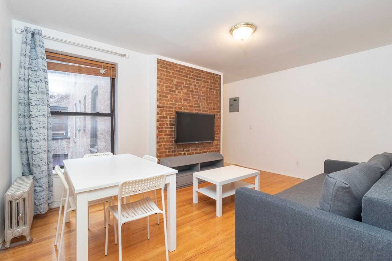 14151423 Lexington Ave #1032075P - Photo 5 of 26