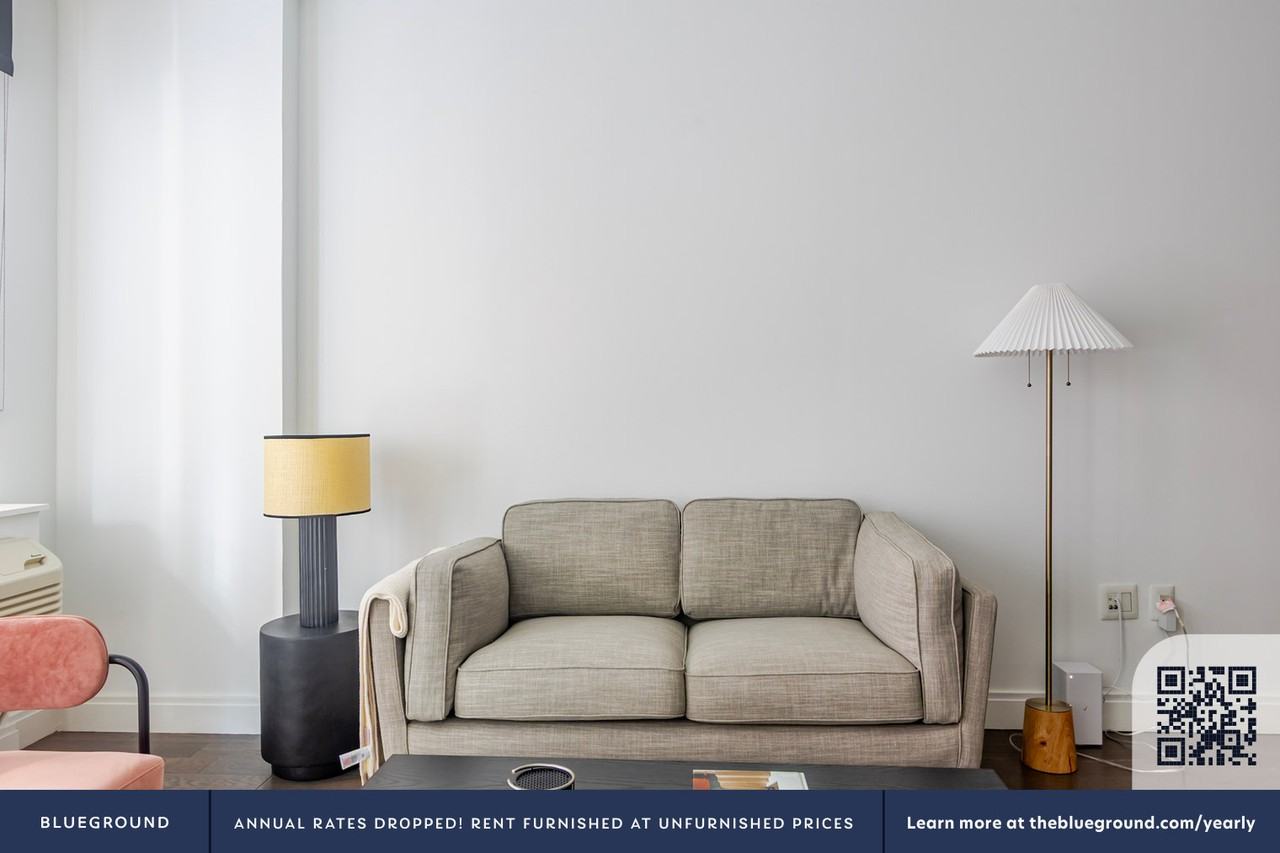 148 1st St #1985 - Photo 4 of 35