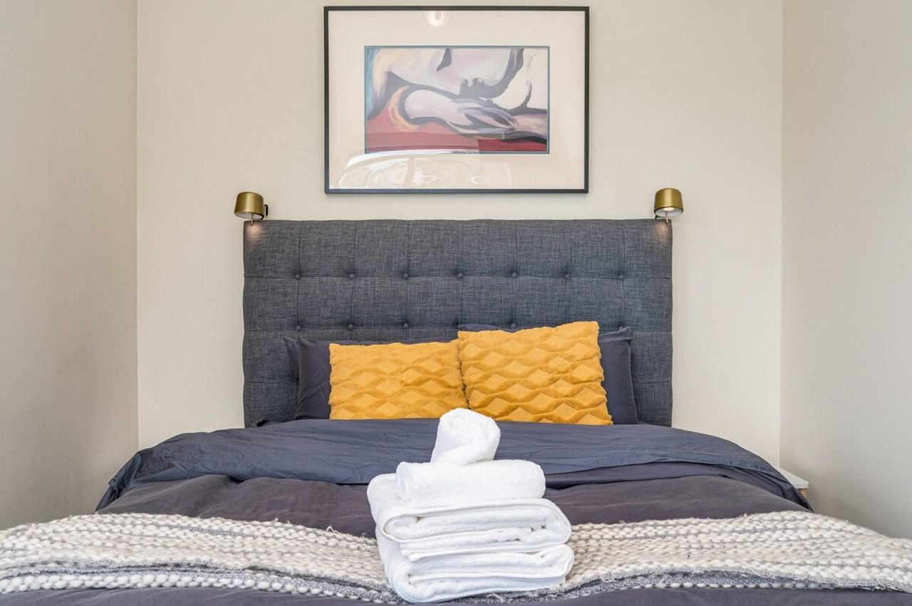 1220 E Columbia St #1035995P - Photo 3 of 43