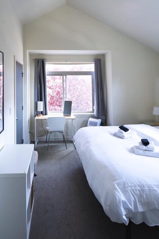 1308 E Marion St #1035995P - Photo 3 of 43