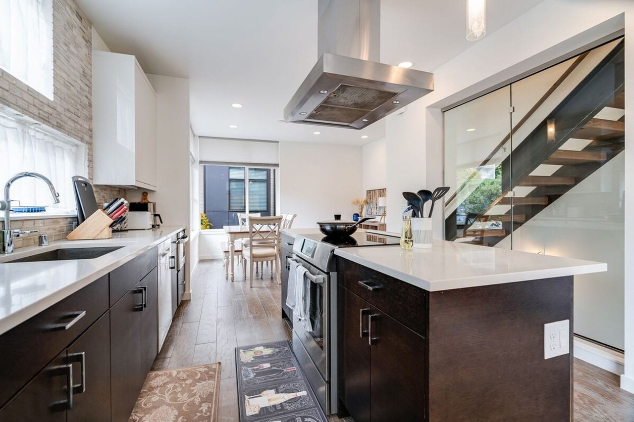 724 3rd Ave N #1036015P - Photo 2 of 45