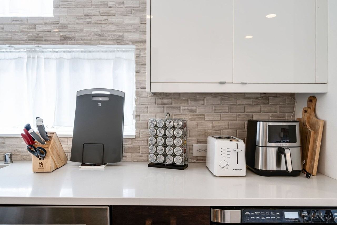 724 3rd Ave N #1036015P - Photo 7 of 45